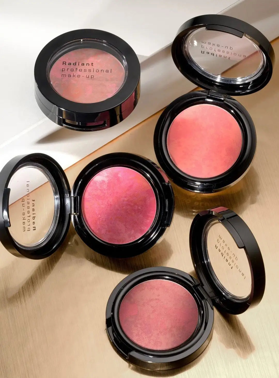 profesionalen-ruzh-za-litse-magic-blush