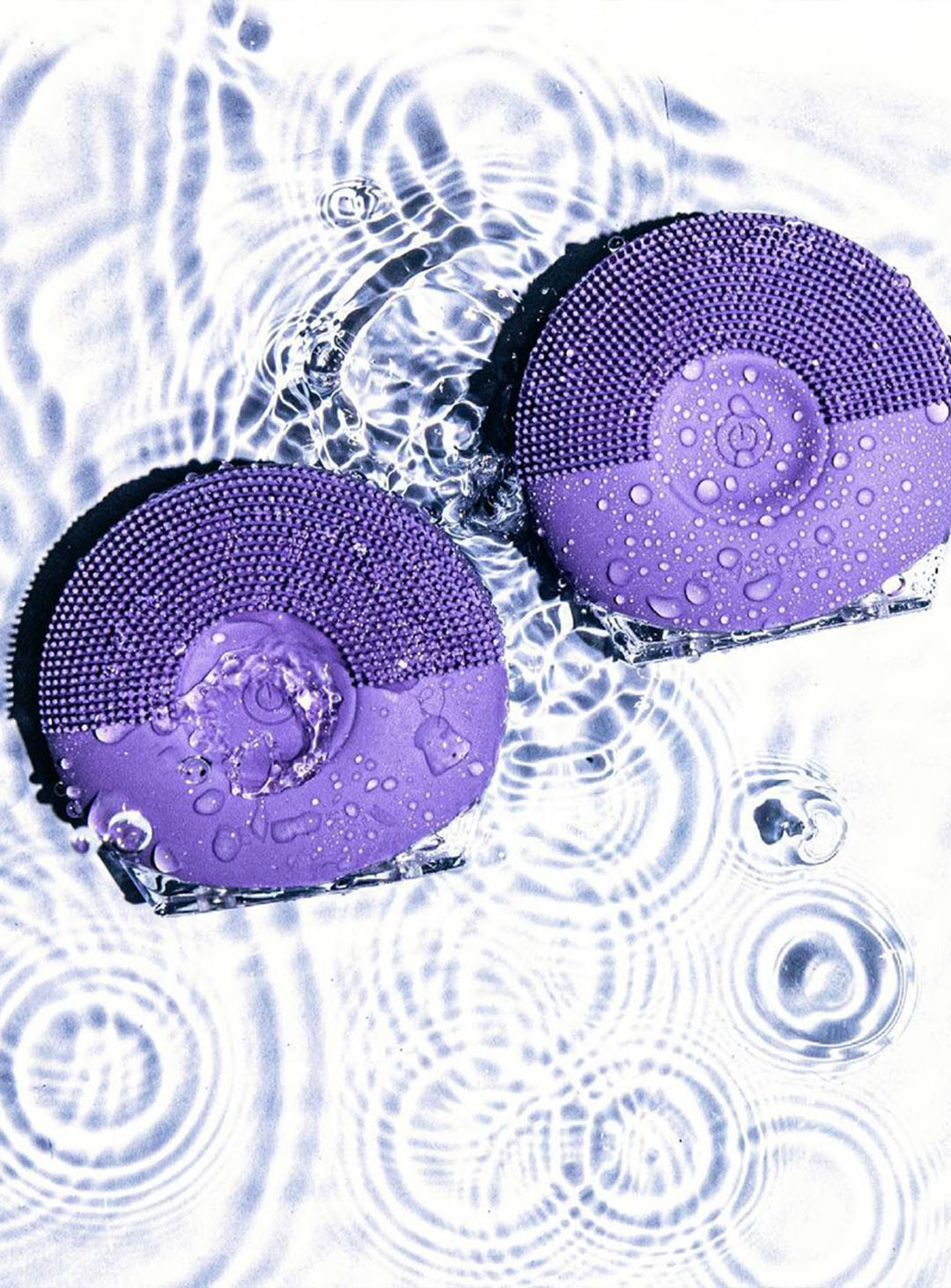 elekricheskata-gaba-za-pochistvane-na-litse-sonic-to-glow-facial-brush