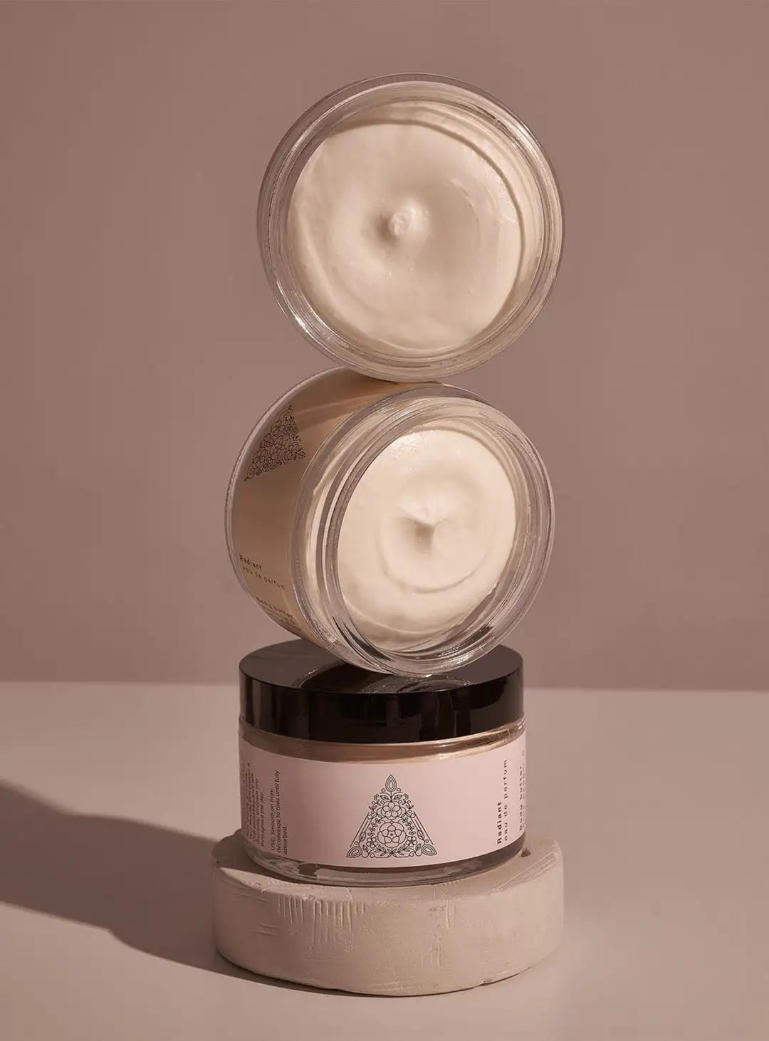 maslo-za-tyalo-s-parfyumen-aromat-pink-pepper-oud-wood-body-butter