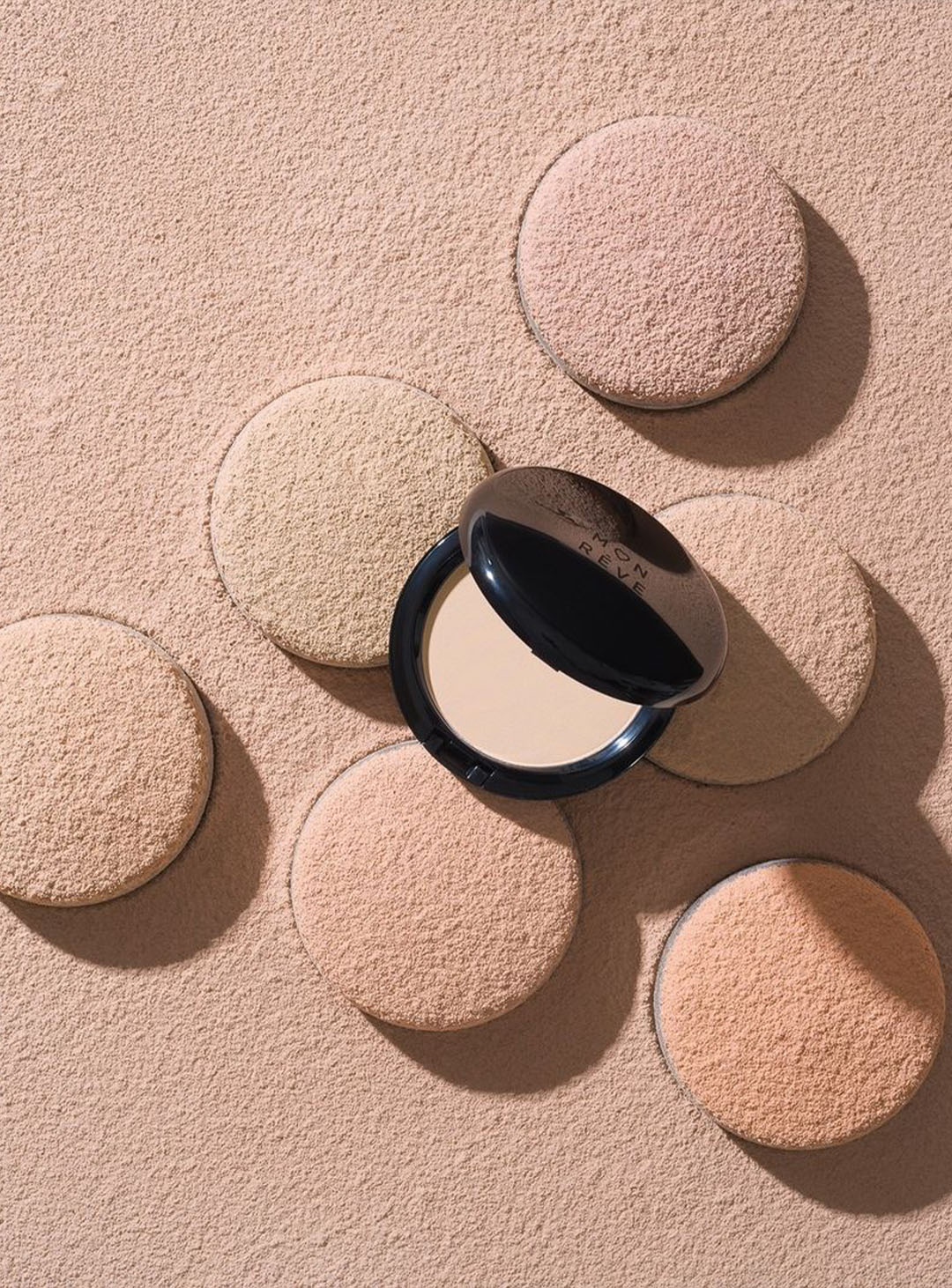 pudra-za-litse-s-matov-zavarshek-matte-skin-compact-powder