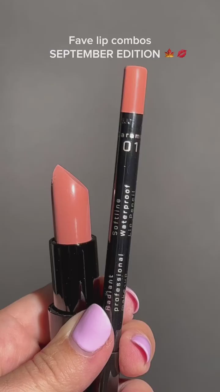 Зареждане на видео Хидратиращо червило с матово покритие Advanced Care Lipstick Matt