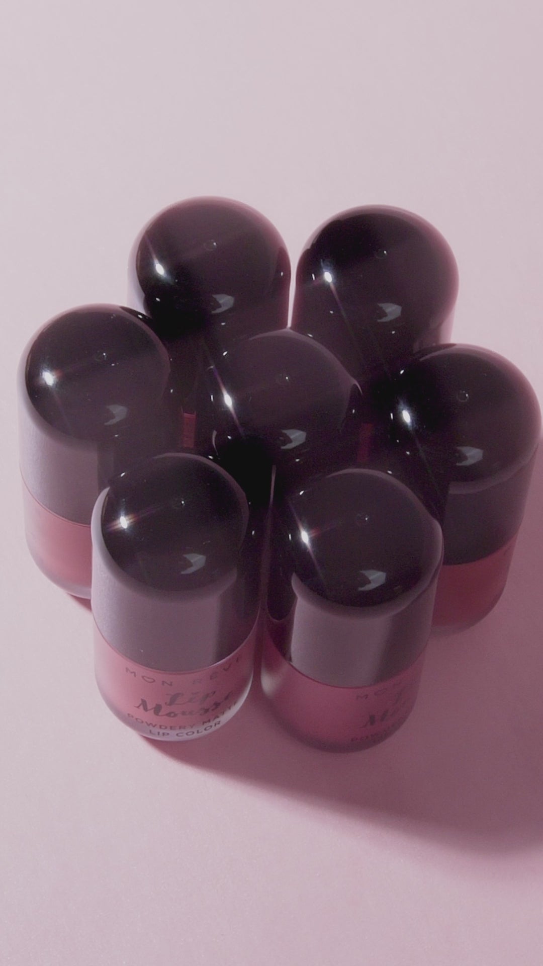 Зареждане на видео Кремообразно матово червило LIP MOUSSE