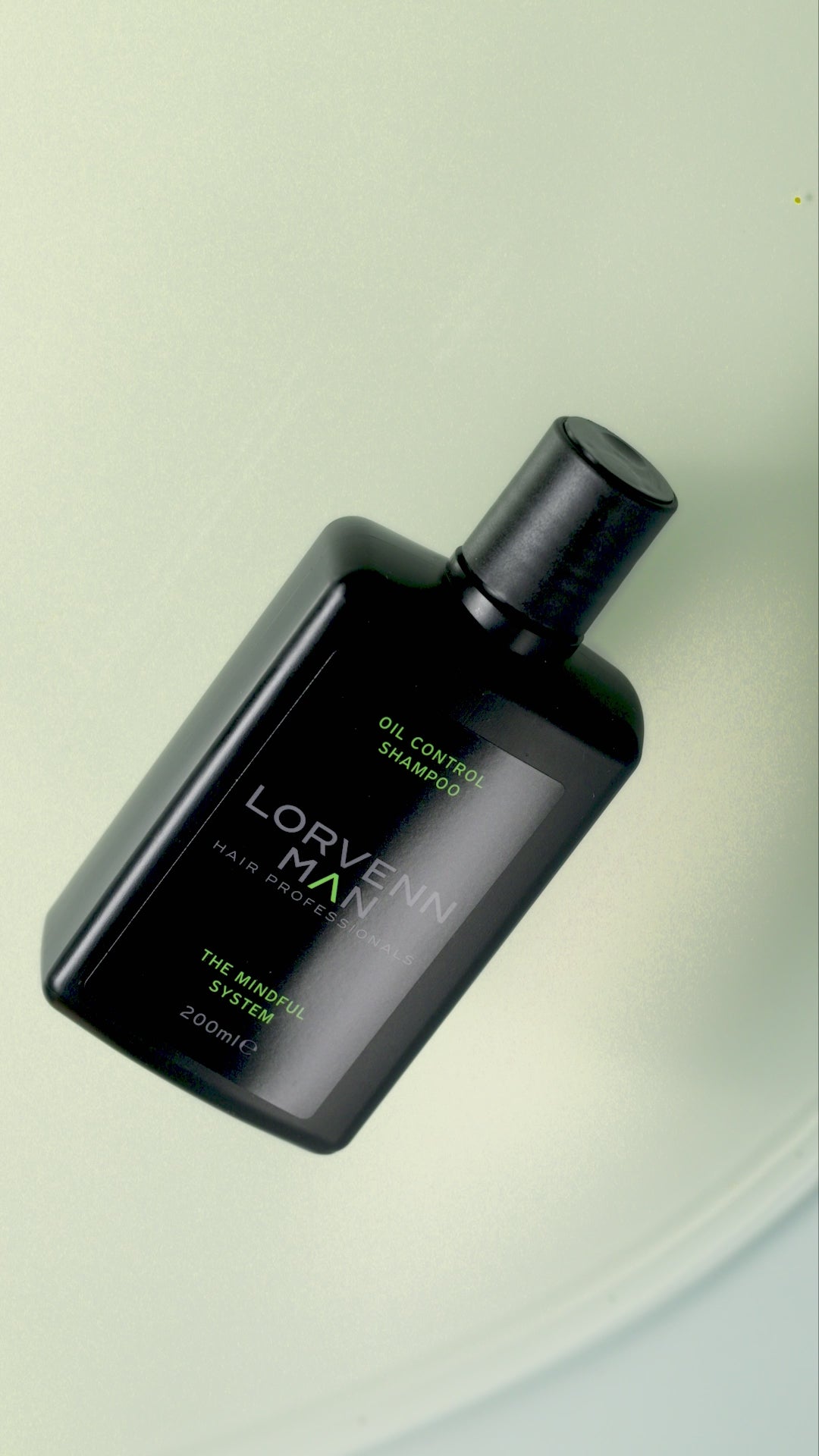 Зареждане на видео Мъжки шампоан за мазен скалп Oil Control Shampoo ◼️

Шампоан с клинично доказано действие, създаден специално за мъже с мазен скалп. Oil Control Shampoo регулира себума, възстановява естествения баланс на кожата и поддържа косата чиста за по-дълго.
