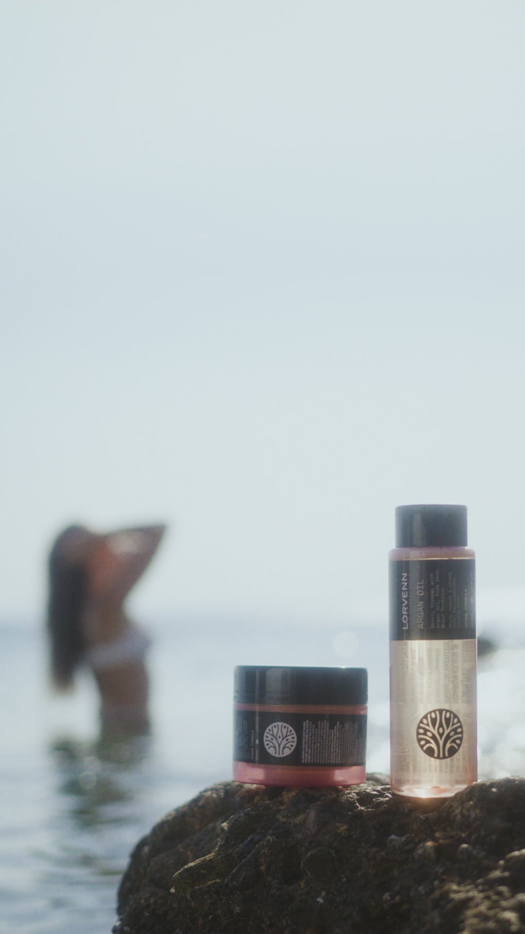 Зареждане на видео Подхранващ шампоан с арганово масло Argan Oil