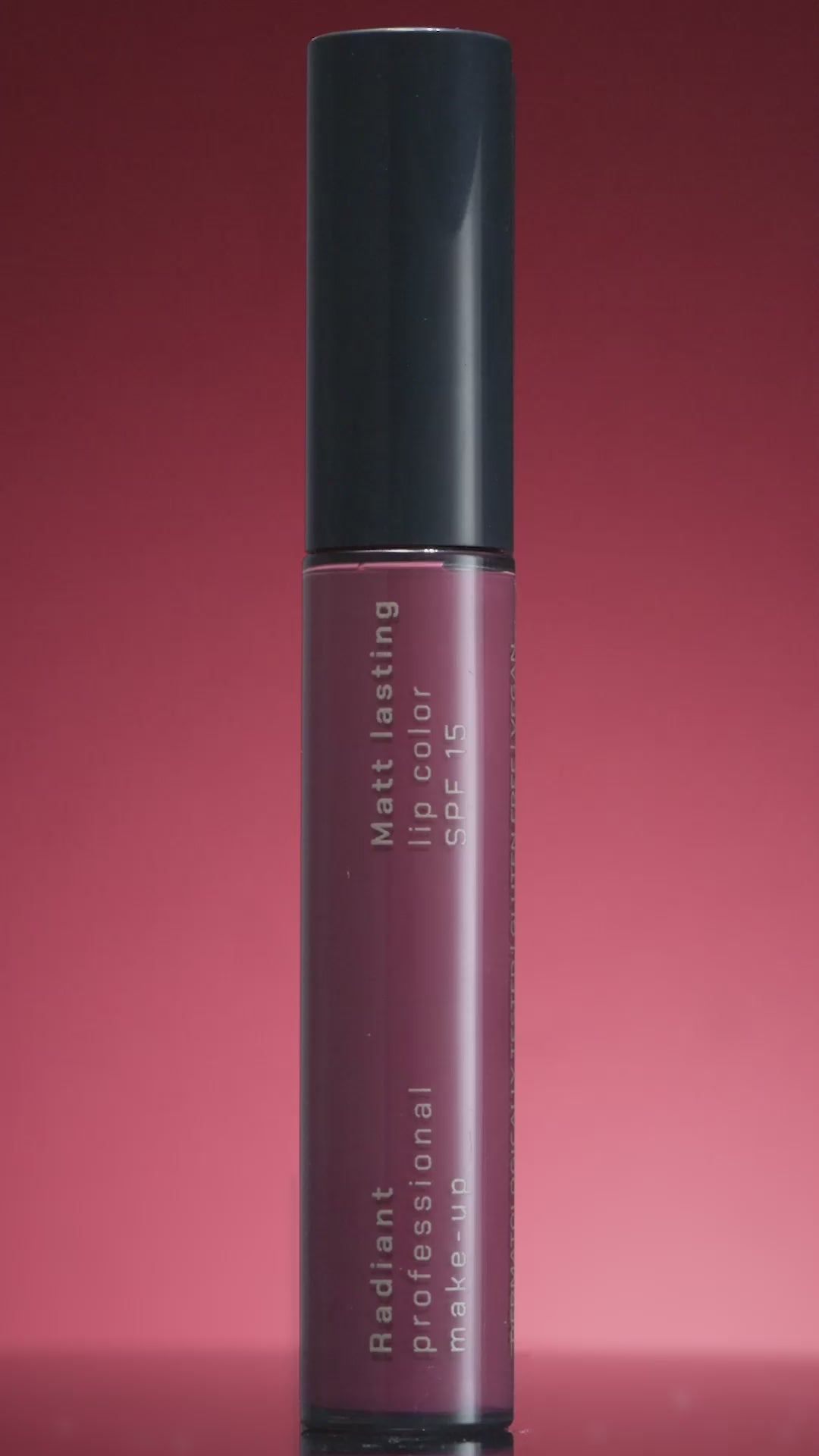Зареждане на видео Течно матово червило Matt Lasting Lip Color