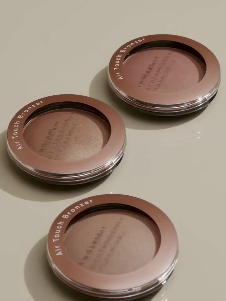 Зареждане на видео Бронзираща пудра Air Touch Bronzer