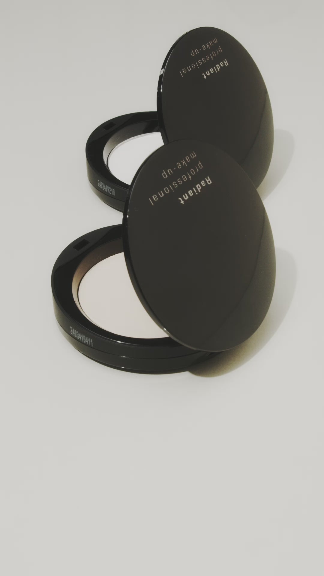 Зареждане на видео Фиксираща матираща пудра SETTING POWDER