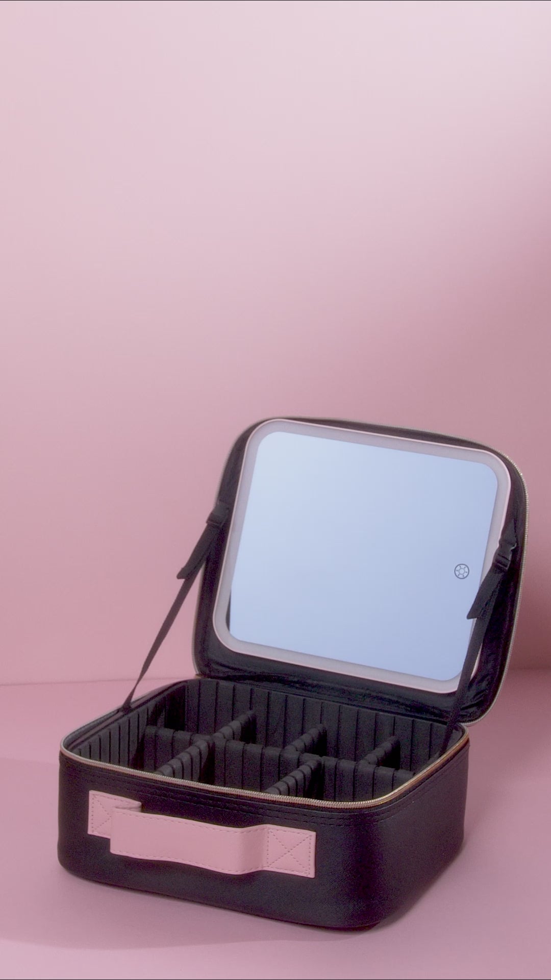 Зареждане на видео Козметичен куфар с LED огледало Beauty Case